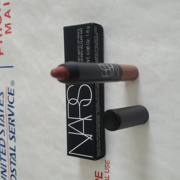 NARS Velvet Matte Lip Pencil Crayon in Dance Fever 2496D , 0.06 Oz , 1.8 g - Picture 9 of 10
